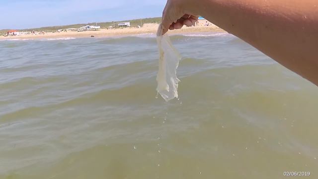 Море - помойка за неделю до открытия курортного сезона смотреть онлайн