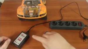 Как правильно поставить  аккумулятор для машинки на Радио Управлении с электро двигателем на зарядк