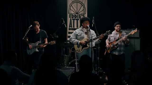 Amythyst Kiah Performs "Fancy Drones"| Sounds of the Road | Presented by Toyota and SiriusXM® смотреть онлайн