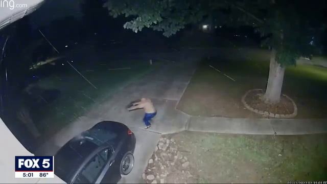 Home invader suspects chose the "wrong home" after encountering armed veteran homeowner смотреть онлайн