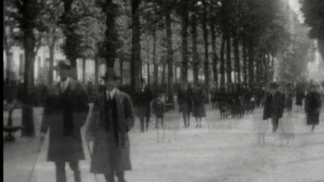 Saraband by Deems Taylor (Park Walk Mix) смотреть онлайн