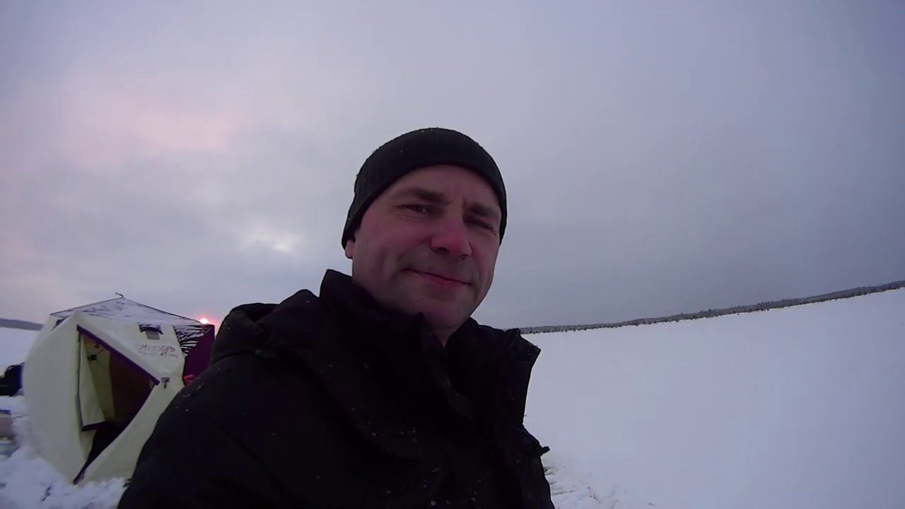 РЫБАЛКА НА ЩУКУ 2021 ОТКРЫТА. ЗИМНЯЯ РЫБАЛКА НА ОЗЕРЕ В ГЛУХОЗИМЬЕ! смотреть онлайн