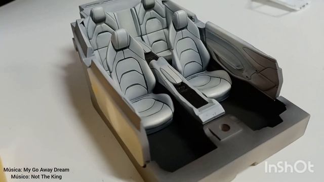 Ferrari Lusso GTC4 - Alpha Model 1/24 смотреть онлайн