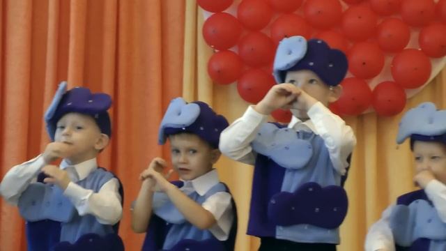 Осенний утренник в средней группе 2013 г .Муз рук. Максюта Г. В. смотреть онлайн
