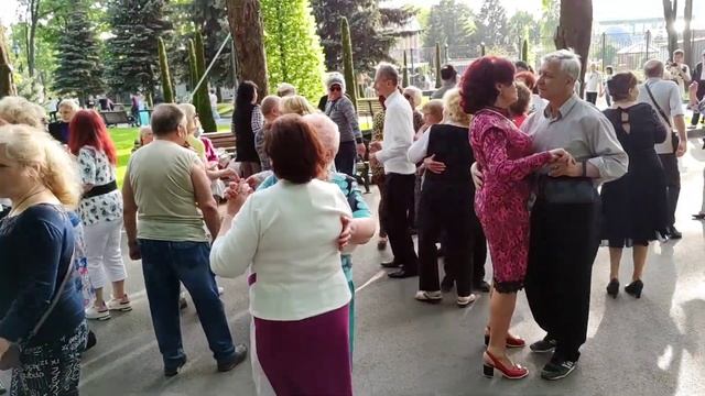 Kharkiv Харьков Танцы Сад Шевченко смотреть онлайн