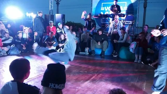 Толик vs D.A., VOLGA VIBES, отбор на "YALTA SUMMER JAM" в Волгограде, 24.06.2017 смотреть онлайн