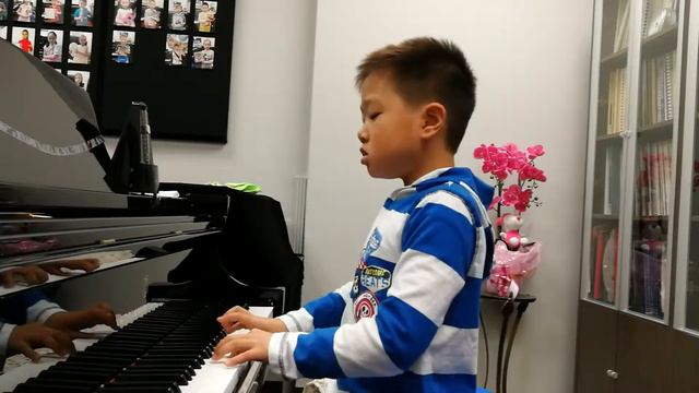 Eric Liu 7 years plays Allegro in D Major by J.W.Hassler смотреть онлайн