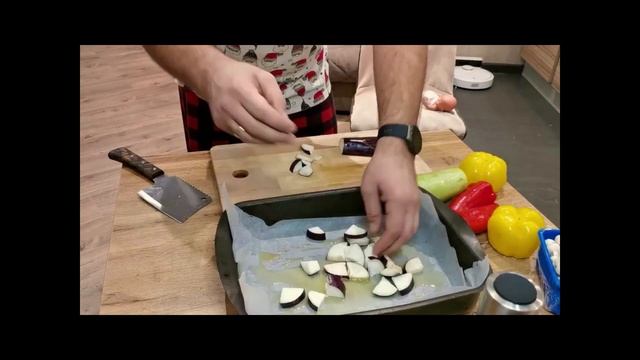 Нежнейшая телячья корейка на кости с овощами в духовочке! говядина в духовке, телятина в духовке. смотреть онлайн