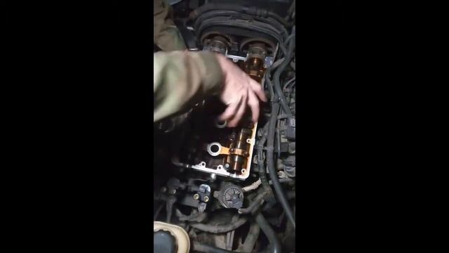 Масло в свечных колодцах и из-под клапанной крышки. Замена прокладки. Авео, Лачетти, Дэо - 1,6Б смотреть онлайн