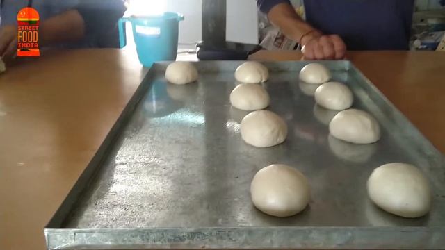 Sweet Buns Recipe by SJ Bakery | Full Process | Bun Bread Making at Food Factory | Street Food Indi смотреть онлайн