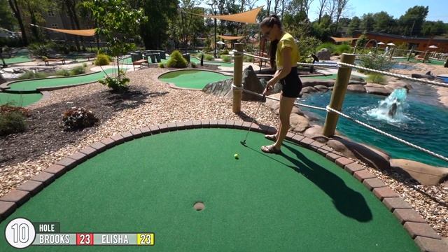 Amazing MUST PLAY Mini Golf Course! - INSANE Hole In One! смотреть онлайн