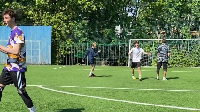 ПОВТОРИЛИ ЛУЧШИЕ ШТРАФНЫЕ УДАРЫ В ИСТОРИИ ФУТБОЛА смотреть онлайн