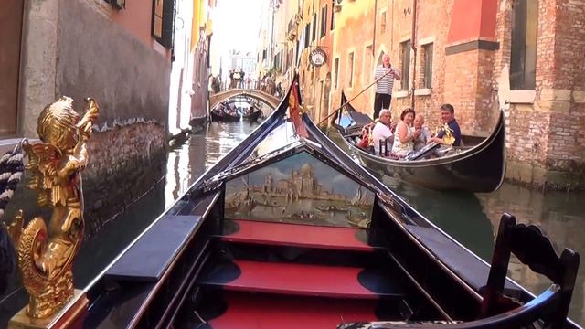 Venice Gondola Ride / Teatro la Fenice смотреть онлайн