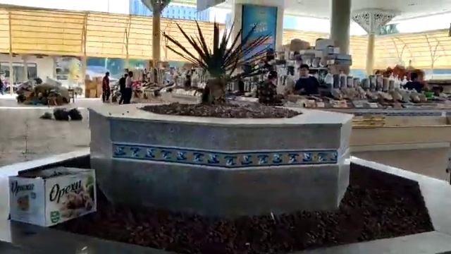 Самое интересное Восточный базар продавцы в национальной одежде Узбекистан смотреть онлайн