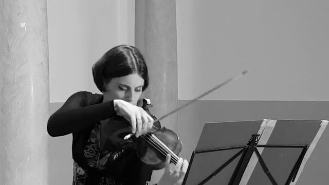 J S Bach 2^ partita per violino solo BWV 1004, Sarabanda Valentina Nicolai Baroque violin смотреть онлайн