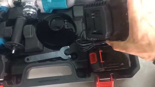 Аккумуляторный набор Makita Гайковерт+Болгарка смотреть онлайн