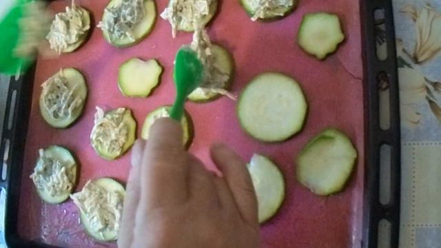 Вторые блюда - Запечённый молодой кабачок под сырным соусом. смотреть онлайн
