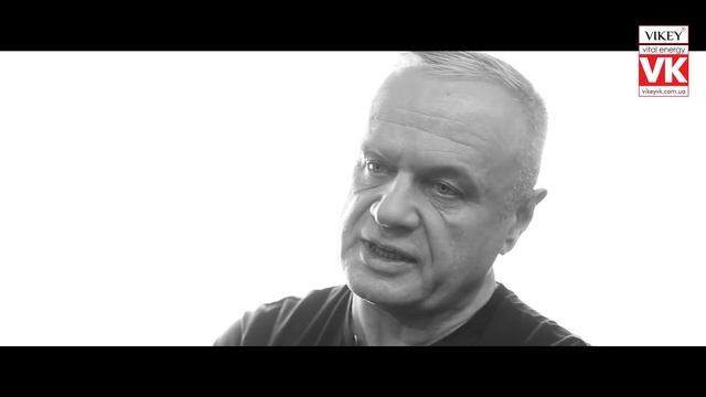 Стих о любви «Не ставьте на женщинах крест» Маруси Привольной в исполнении Виктора Корженевского смотреть онлайн