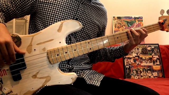 JET Are You Gonna Be My Girl Played bass смотреть онлайн