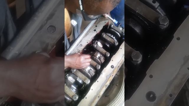Crankshaft Tightening sequence of volvo D6D EFE2 смотреть онлайн
