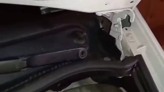 Попадает вода под капот Рено Трафик смотреть онлайн
