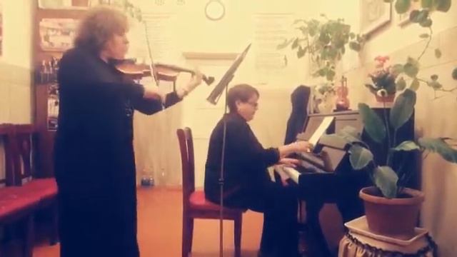 Гульнара Мусаева-скрипка , концертмейстер Фарида Амирова. Город Шымкент смотреть онлайн