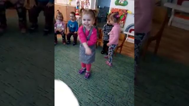 Подвижная игра  в ясельной группе десткого сада 