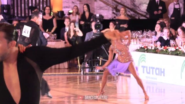 Andrei Kiselev - Anastasia Kiseleva RUS | Cha Cha Cha | WDC Professional Latin 2019