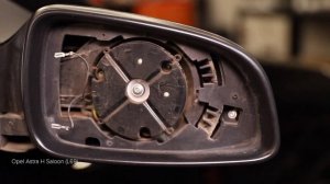 Как заменить зеркальный элемент бокового зеркала заднего вида на OPEL ASTRA H Седан [AUTODOC]