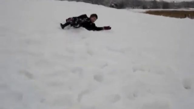 Henry Forster & Will & Harriet Playing in Snow! смотреть онлайн