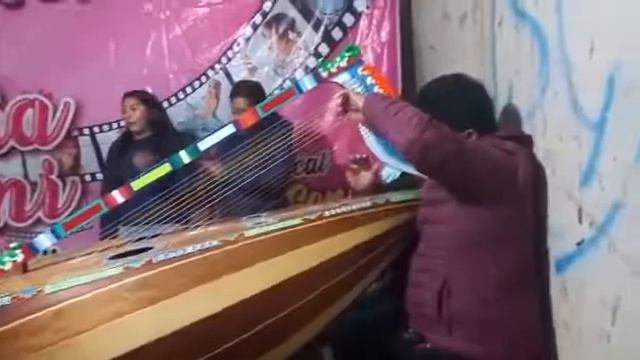 Haciendo musica con mis amigos del arte смотреть онлайн