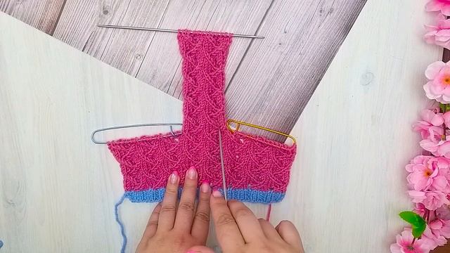Домашние следки спицами. УЗОР "Елочка".Простые тапочки без швов на подошве. смотреть онлайн