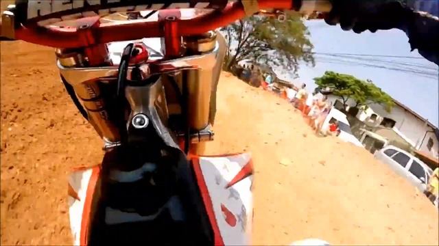Minha filha domando a brava honda CR250 2t pela primeira vez ?? смотреть онлайн