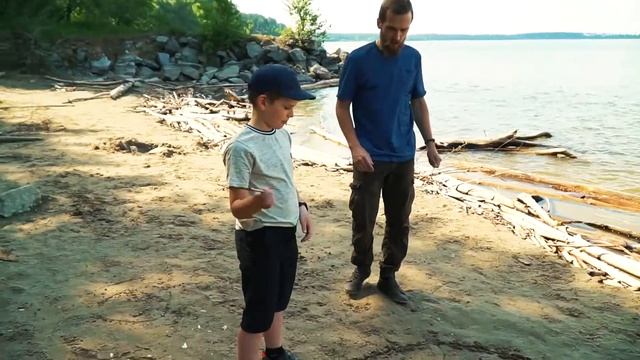 ИГРЫ с детьми во ДВОРЕ | игра НОЖИЧКИ смотреть онлайн