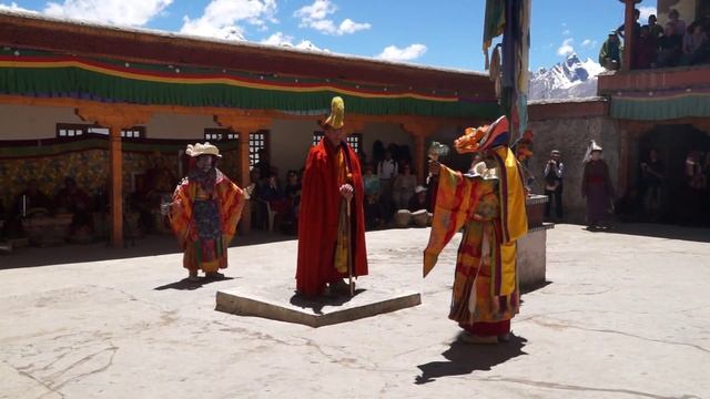 Занскар: Мистерия Карча Густор, Часть 3: Дзамбала и Гонкар, 14 июля 2015 года. Танец Цам. смотреть онлайн