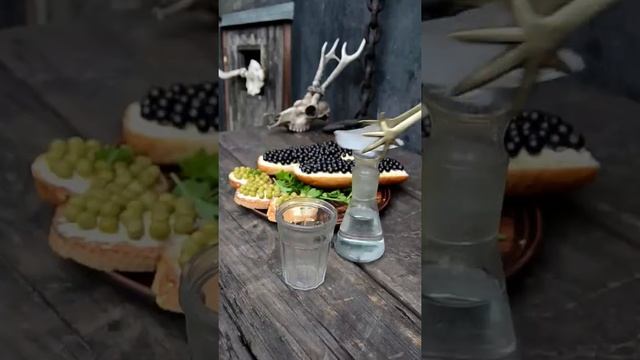 Бутерброды с оригинальной черной и зеленой икрой смотреть онлайн