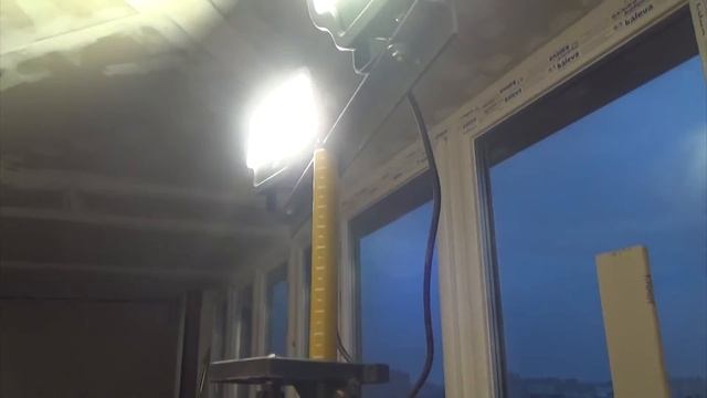 Tренога с фонарем (Tripod with a lantern) смотреть онлайн