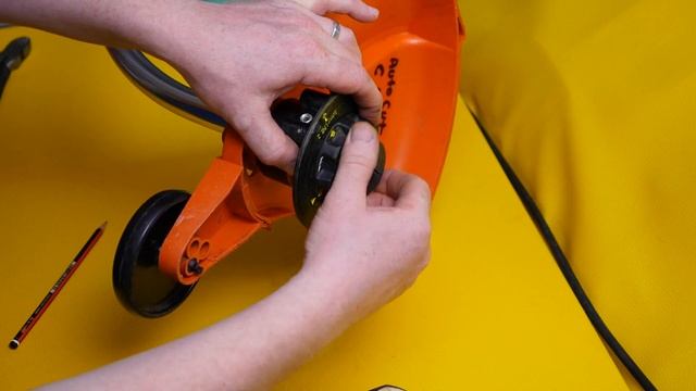 Re Spooling The Stihl FSE 60, FSE 71 & FSE81 Electric Strimmer With C 5-2 Autocut Mowing Head. ⛳