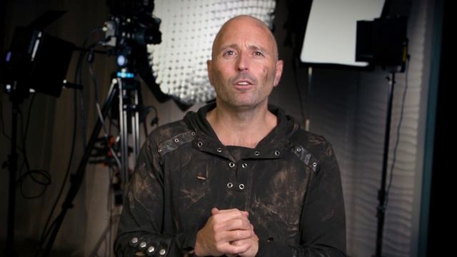 Behind the Scenes of Glimmers & Silhouettes смотреть онлайн