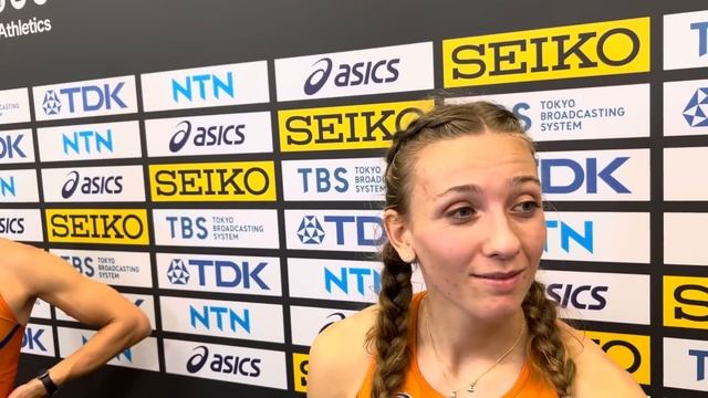 Femke Bol explains her fall at end of 2023 Worlds mixed relay смотреть онлайн