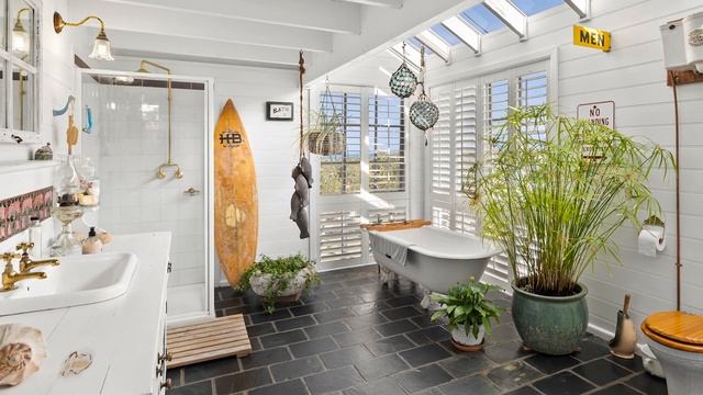 35 Ridge Road, Fairhaven смотреть онлайн