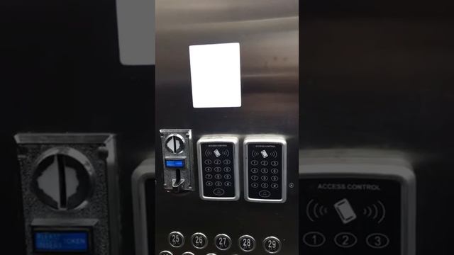 А вы видели платный лифт в обычном доме? #shorts #shortsvideo смотреть онлайн