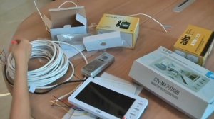 ПОДКЛЮЧЕНИЕ ВЫЗЫВНОЙ ПАНЕЛИ И ЭЛЕКТРО-МЕХАНИЧЕСКОГО ЗАМКА К ВИДЕОДОМОФОНУ CTV-M4700AHD