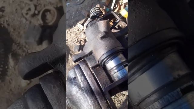 Як вдавити поршень супорта Рено Трафік смотреть онлайн