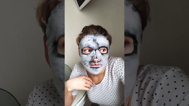 Пузырьковая очищающая маска. Настало время акуительных историй. смотреть онлайн