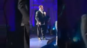 Пьяный Григорий Лепс упал со сцены