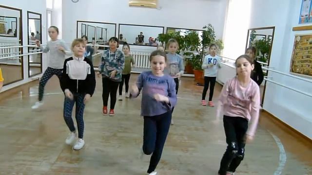 DANCE MONKEY CIMISLIA Centrul de Creatie смотреть онлайн