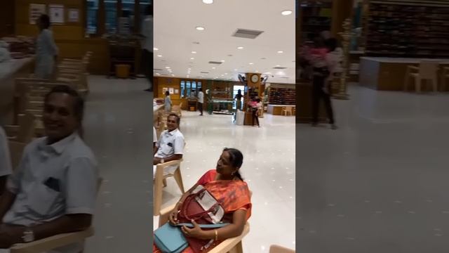 குடும்பமே சந்தோஷமா போயி கல்யாண முகூர்த்த சேலை வாங்கியாச்சு смотреть онлайн