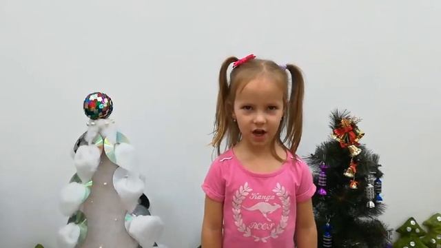«Читаем стихи Деду Морозу». Елизавета АВСЕЙЧУК, 5 лет, г. Лида. смотреть онлайн