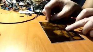 Разобранный e-ink экран.